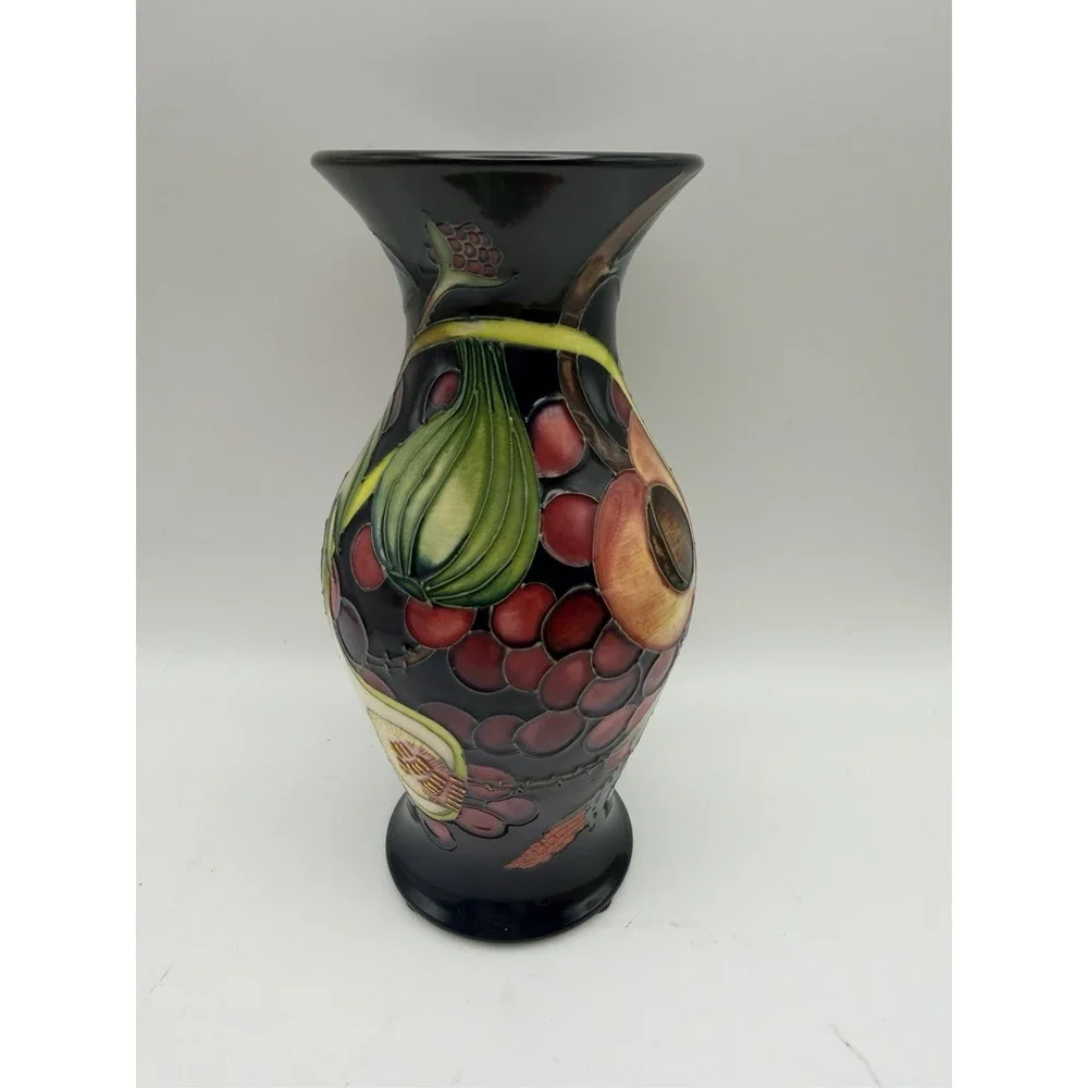 Moorcroft Emma Bossons Queen's Choice Fruit Vase 2000 Signed 7.75